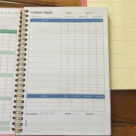 Wellness and fitness planner and meal planner with grocery list bundle - Picture 5 of 10